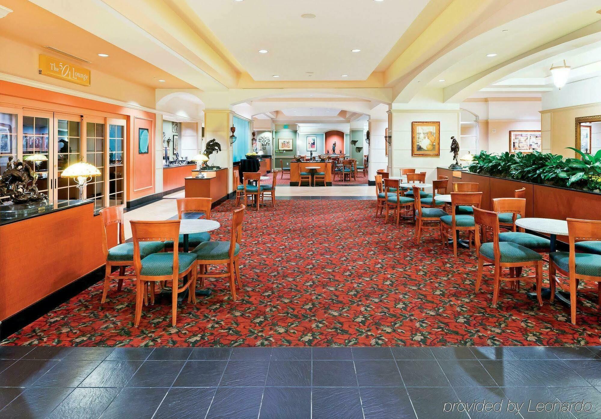 La Quinta Inn & Suites By Wyndham San Antonio Riverwalk Exterior photo